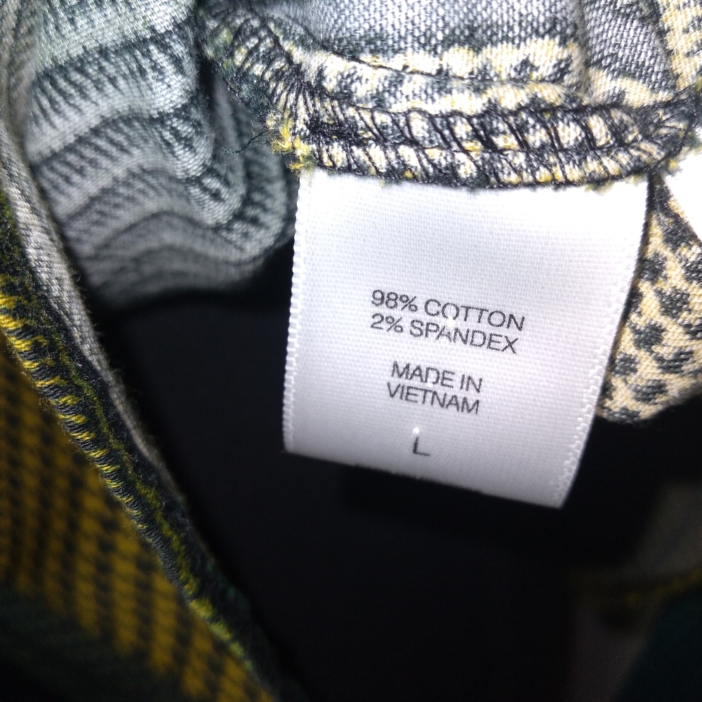 7TH AVENUE DESIGN STUDIO Womans Plaid Button-Up Shirt in Green and Yellow- L - Picture 10 of 10